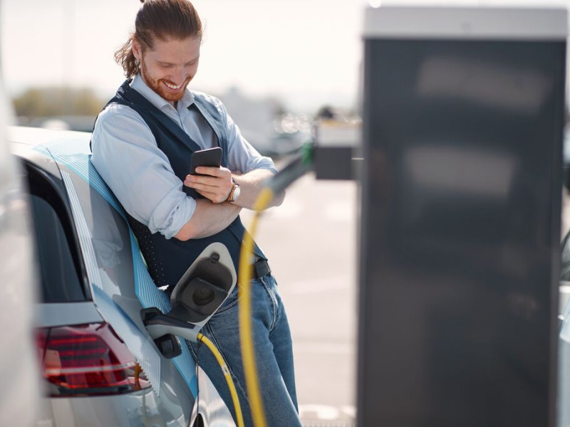 Elektrisch laden in het buitenland | J&T Autolease